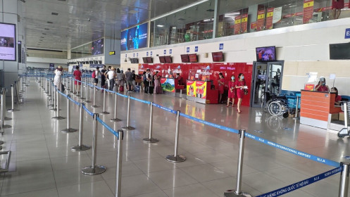 Khách giảm 80%, sân bay Nội Bài phải tạm dừng khai thác sảnh E