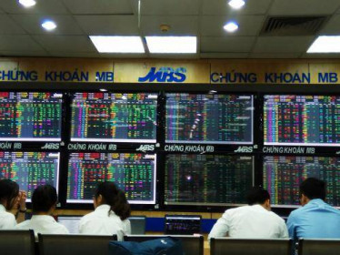 Chứng khoán sáng 17/5: Khối ngoại bán ròng hơn 500 tỷ đồng