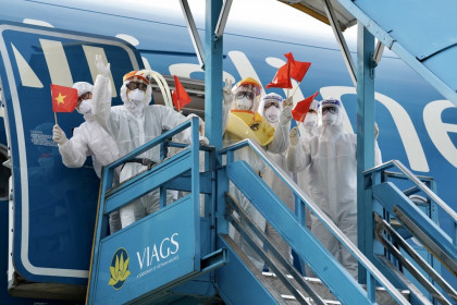 Miễn phí vé máy bay cho các bác sĩ đến Bắc Ninh, Bắc Giang chống dịch