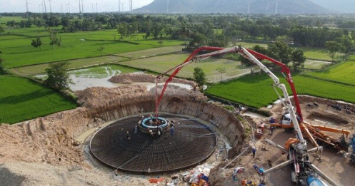 Hàng trăm triệu USD rót vào dự án năng lượng tái tạo quy mô lớn ở Việt Nam