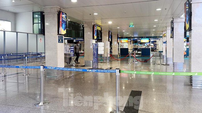Sân bay Nội Bài, Tân Sơn Nhất vắng tanh sau khi TPHCM thực hiện giãn cách xã hội