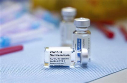 Việt Nam muốn hợp tác với Johnson & Johnson về chuyển giao công nghệ vaccine