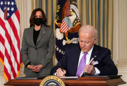 Tổng thống Biden dồn dập ra các chính sách mới