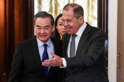 Trung Quốc kêu gọi Nga liên thủ đối phó Mỹ