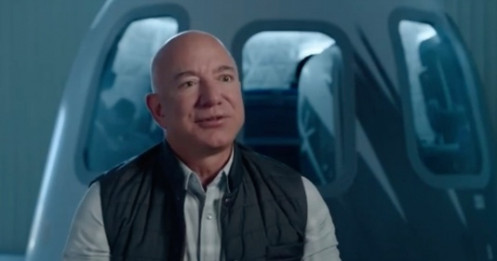 Jeff Bezos sẽ là tỷ phú đầu tiên bay vào vũ trụ