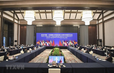 ASEAN - Trung Quốc nhất trí kiềm chế hoạt động gây phức tạp Biển Đông