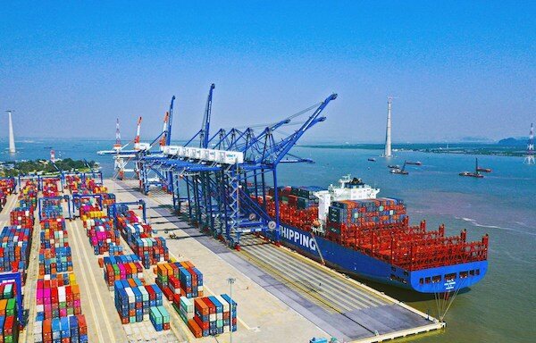 Nghịch lý tăng giá bốc dỡ container tại cảng: Lợi bất cấp hại!