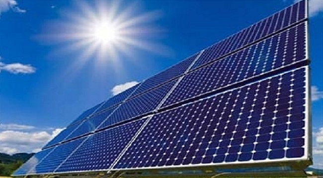Giải bài toán thừa điện mặt trời thế nào để cứu doanh nghiệp