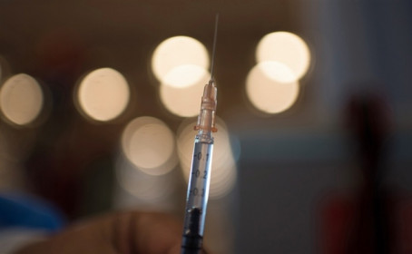 Nga nêu xác suất nhiễm COVID-19 sau khi tiêm vaccine