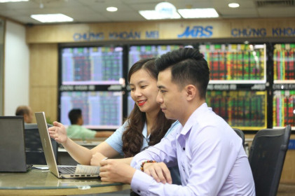 Giao dịch chứng khoán sáng 14/6: Bluechip dẫn lối, VN-Index tiến về đỉnh cũ