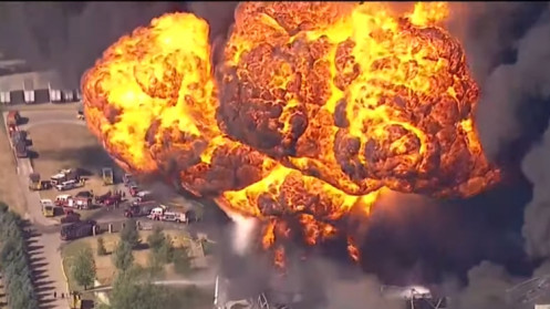 Nguy hiểm: Nổ nhà máy hóa chất ở bang Illinois, Mỹ; khoảng 1.000 người phải sơ tán khẩn cấp
