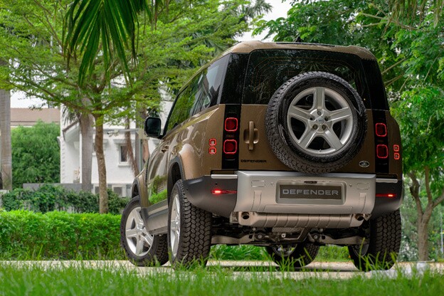 Chính thức ra mắt Land Rover Defender 90 mới tại Việt Nam