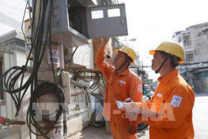 Tp. Hồ Chí Minh hỗ trợ giảm 105 tỷ đồng tiền điện