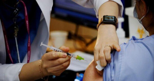 Hàn Quốc: Tiêm kết hợp vắc xin Pfizer - AstraZeneca vì thiếu nguồn cung
