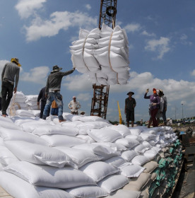 Hàng trăm ngàn tấn gạo nhập khẩu từ Ấn Độ tiêu thụ ở đâu ?