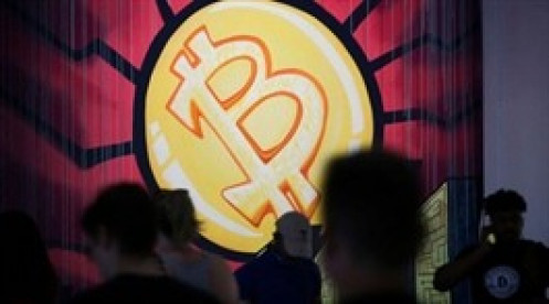 Bitcoin rơi về gần 34,000 USD sau khi Trung Quốc siết quy định "đào" tiền ảo