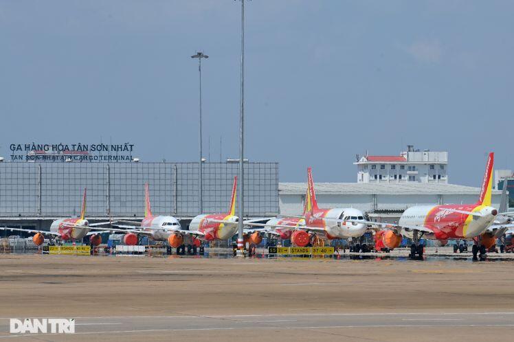 Ám ảnh hàng trăm tàu bay 'đắp chiếu' nằm la liệt tại Cảng Nội Bài, Tân Sơn Nhất