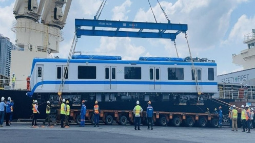 Hai đoàn tàu metro tiếp theo chính thức về tới TP HCM