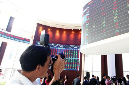 Khủng hoảng truyền thông chính sách: Điểm trừ của thị trường chứng khoán Việt Nam