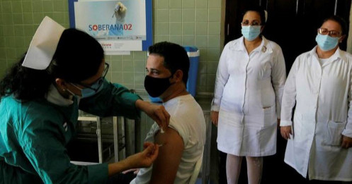 "Vũ khí" vắc xin nội địa giúp Cuba chiến đấu làn sóng Covid-19