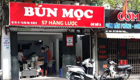 Hà Nội: Một số nhà hàng, quán cafe mở lại nhưng vắng khách
