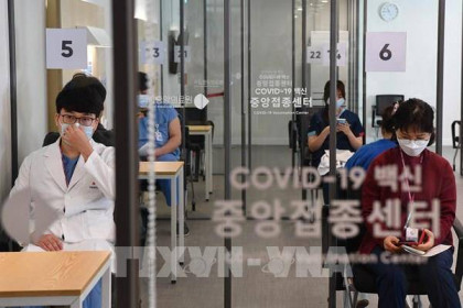 Nhiều doanh nghiệp Hàn Quốc giảm giá cho khách hàng đã tiêm vaccine