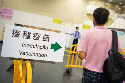 Hơn 40% dân số Trung Quốc tiêm xong vaccine COVID-19