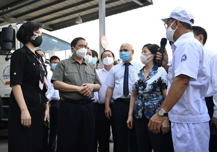 Thủ tướng Phạm Minh Chính đánh giá cao tinh thần chủ động phòng, chống dịch Covid-19 của Vinamilk và các doanh nghiệp