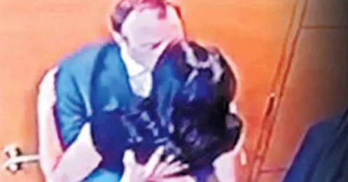 Bộ trưởng Anh từ chức sau lùm xùm ôm hôn trợ lý
