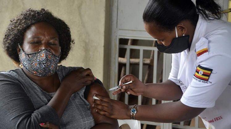 Uganda: Hơn 800 người bị tiêm vắc-xin Covid-19 giả
