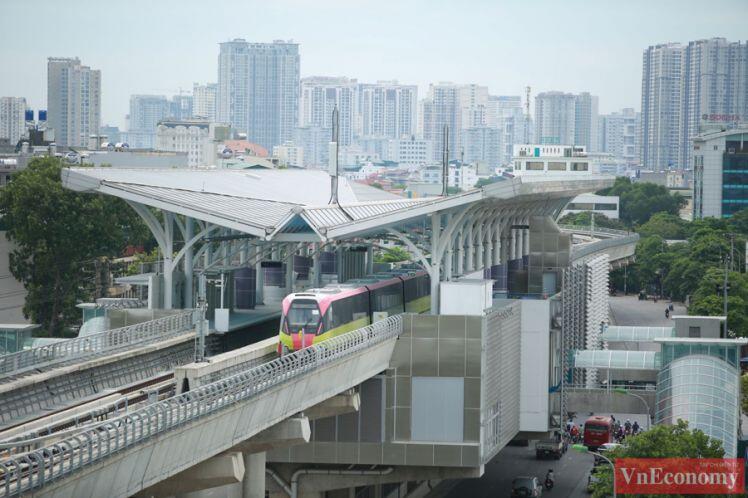 Cận cảnh đoàn tàu metro Nhổn - ga Hà Nội chạy thử nghiệm an toàn