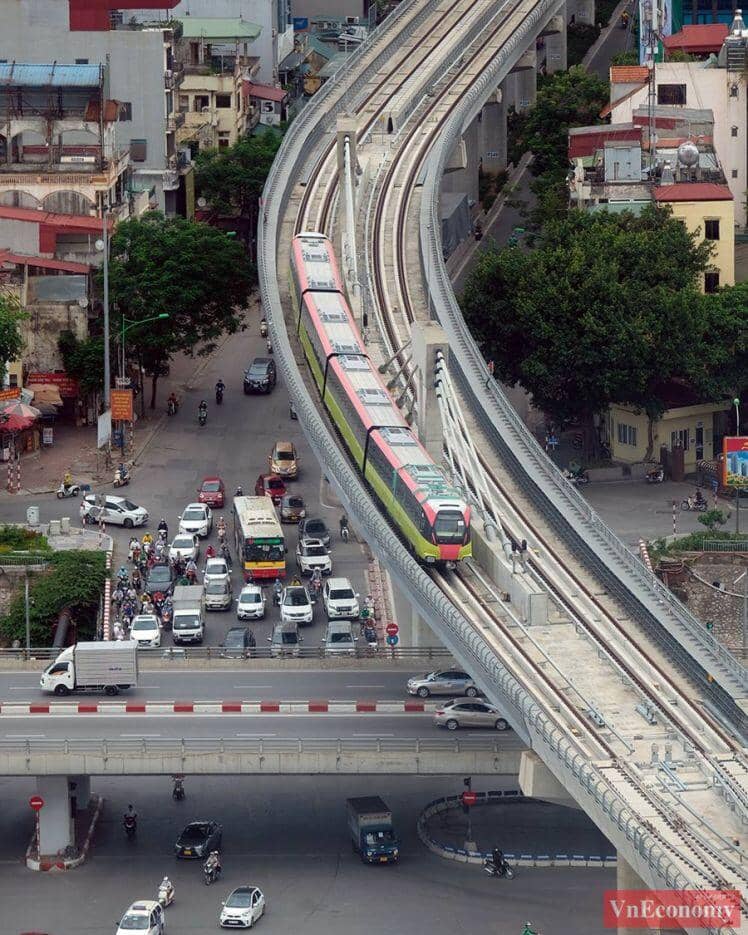 Cận cảnh đoàn tàu metro Nhổn - ga Hà Nội chạy thử nghiệm an toàn
