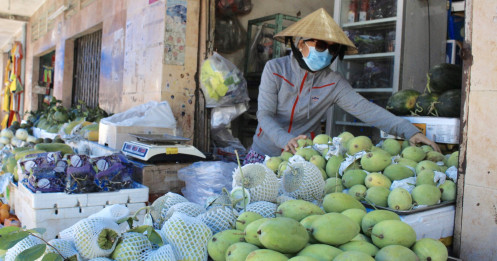 TP.HCM: Hơn 100 chợ đóng cửa, tiểu thương tìm cách tồn tại qua mùa dịch