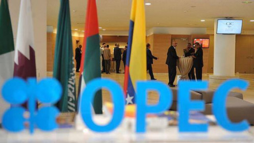 Nội bộ OPEC lục đục, giá dầu càng tăng nóng