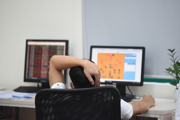 Hình ảnh các sàn chứng khoán ngày đầu HOSE hứa không "đơ"