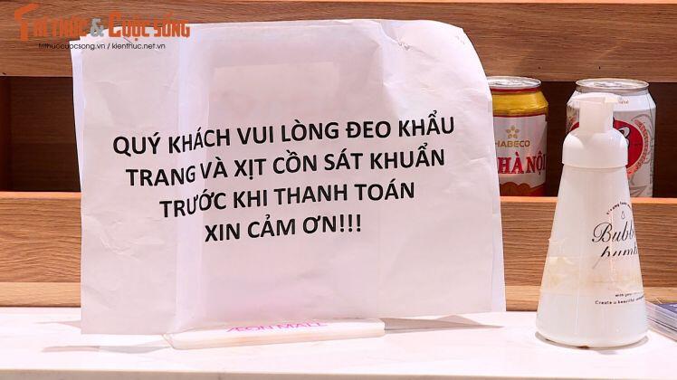 Nhiều TTTM ở Hà Nội lơ là phòng dịch, nhắc nhở "không xuể"