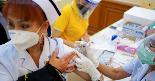Thái Lan thừa nhận vắc xin Sinovac không hiệu quả?