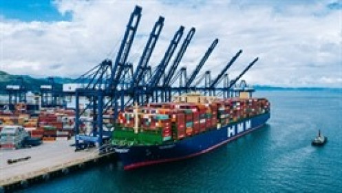 Cước vận tải container từ châu Á tới Mỹ, châu Âu lại tăng vọt