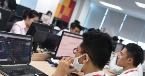 Nhiều công ty chứng khoán báo lỗi, nhà đầu tư không thể ‘bắt đáy’