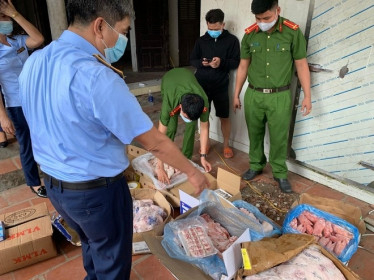 Hà Nội: Phát hiện gần 3.000 kg thực phẩm không rõ nguồn gốc