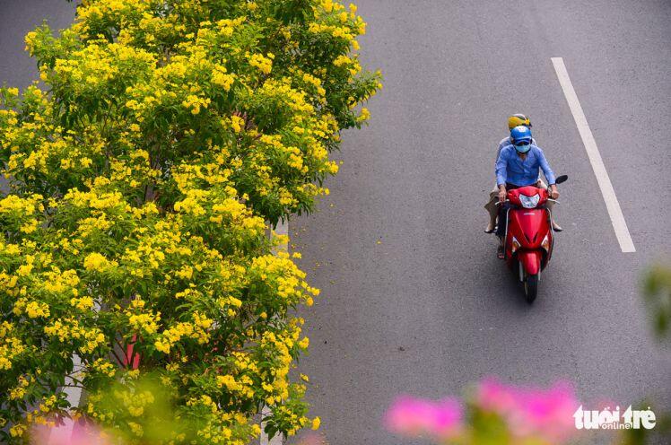 TP.HCM im ắng sáng sớm đầu tiên giãn cách