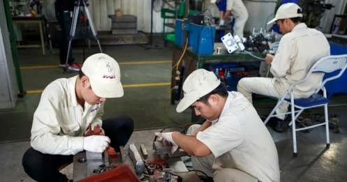 Giải pháp nào cho 13 triệu lao động mất việc?