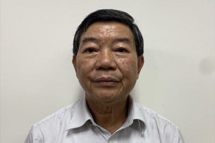 Truy tố nguyên Giám đốc Bệnh viện Bạch Mai vì nâng khống giá thiết bị y tế