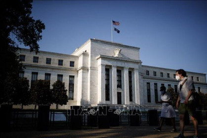 Quan chức Fed: Nhiều ngành đang chật vật để mở cửa trở lại