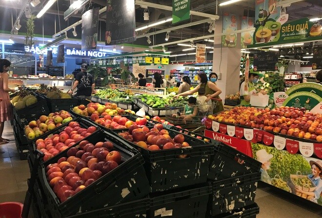 Chưa tới 21h, quầy rau, thịt tại một số siêu thị Hà Nội đã hết hàng