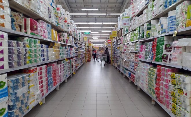 Rau củ, thịt cá đầy ắp siêu thị tại Hà Nội chỉ sau một đêm