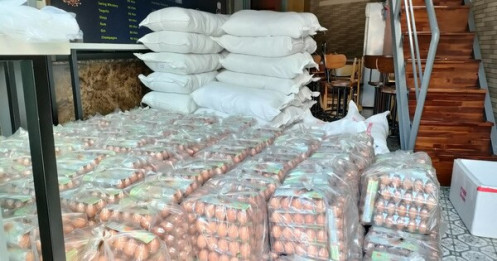 Trứng gà bình ổn thị trường mua vào 31.000 đồng/chục, bán ra 29.000 đồng/chục, doanh nghiệp đang gồng lỗ