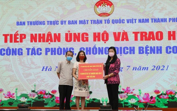 100 nghìn bộ test nhanh Covid-19 “made in Vietnam” tặng Hà Nội chống dịch