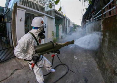 Quân đội triển khai khử khuẩn, tiêu độc toàn Thành phố Hồ Chí Minh