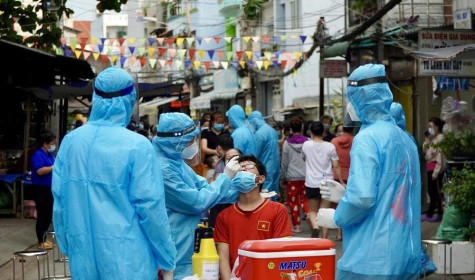 Thứ trưởng Bộ Y tế khẩn thiết kêu gọi y tế tư nhân, y bác sĩ nghỉ hưu ở TP Hồ Chí Minh tham gia chống dịch